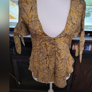 Hyped Unicorn size small‎ ladies floral top